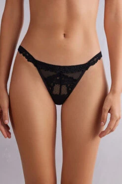 Pretty Flowers Thong With Side Straps